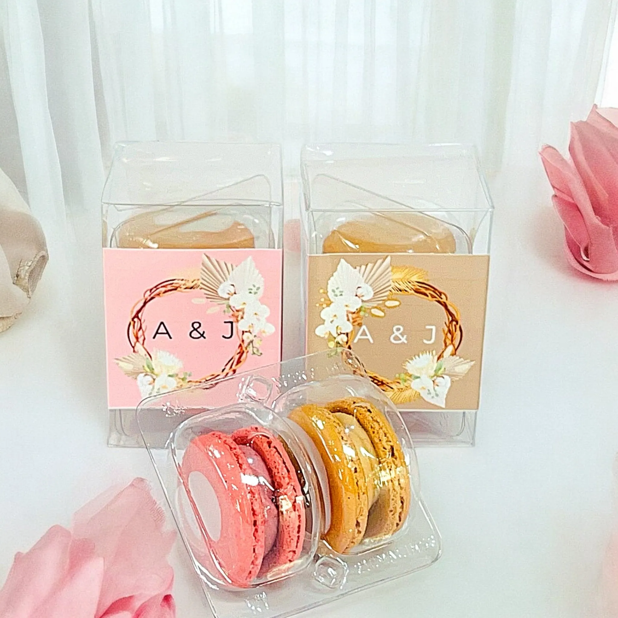 Customizable Macaron Favor Gift Box - Caramel Rose Design