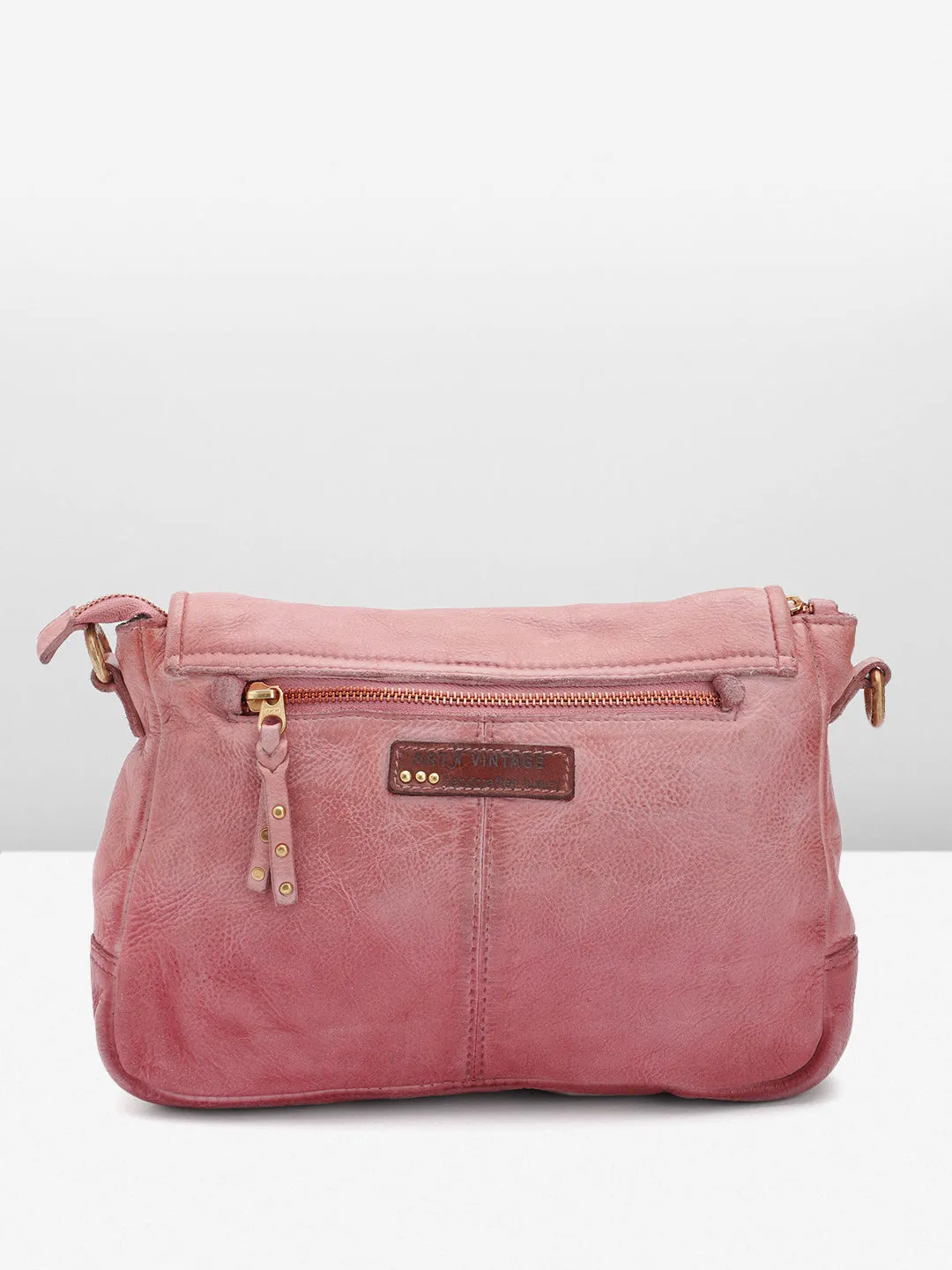 Discover Roseate: Luxurious Leather Crossbody for Effortless Elegance