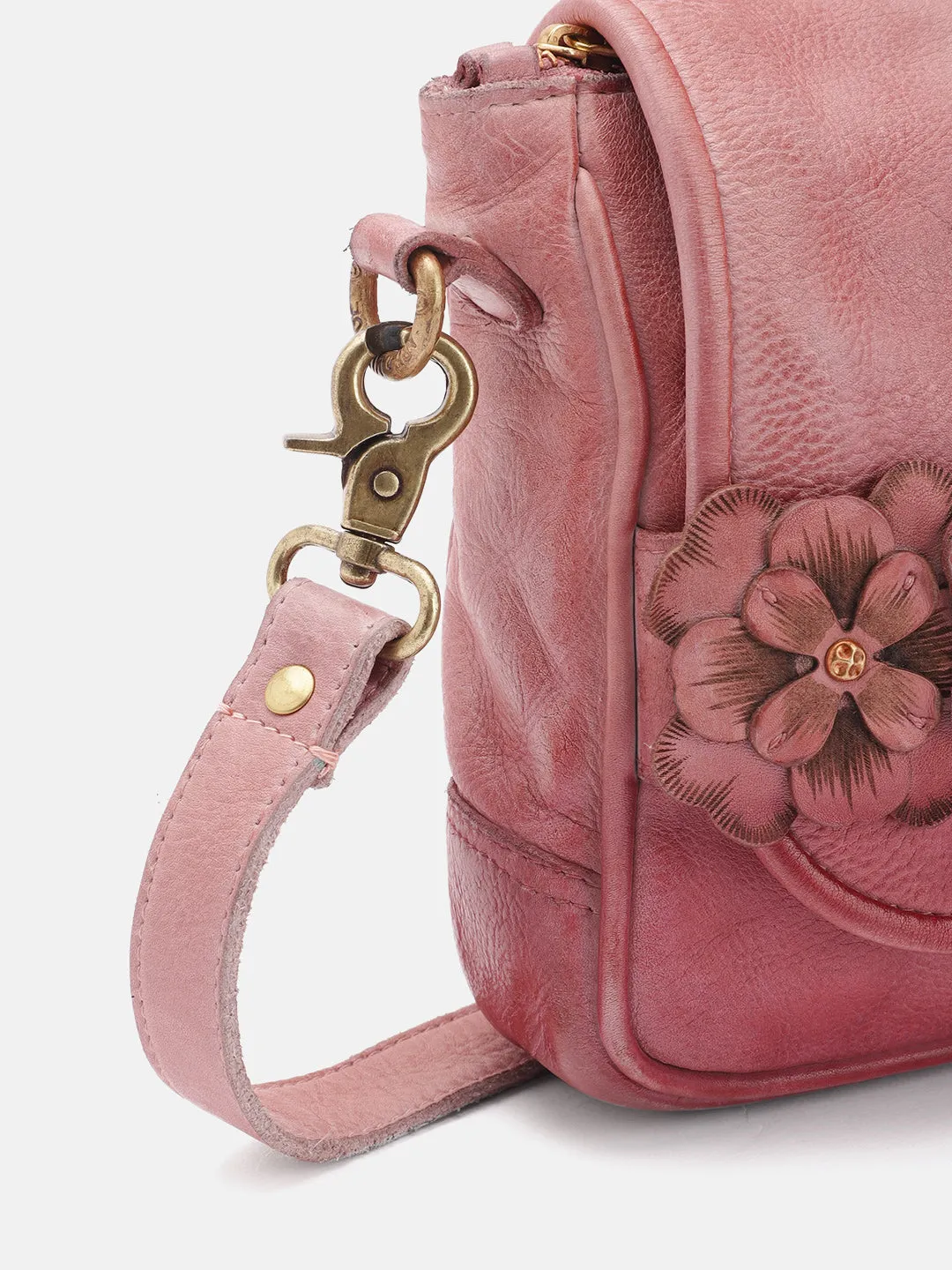 Discover Roseate: Luxurious Leather Crossbody for Effortless Elegance