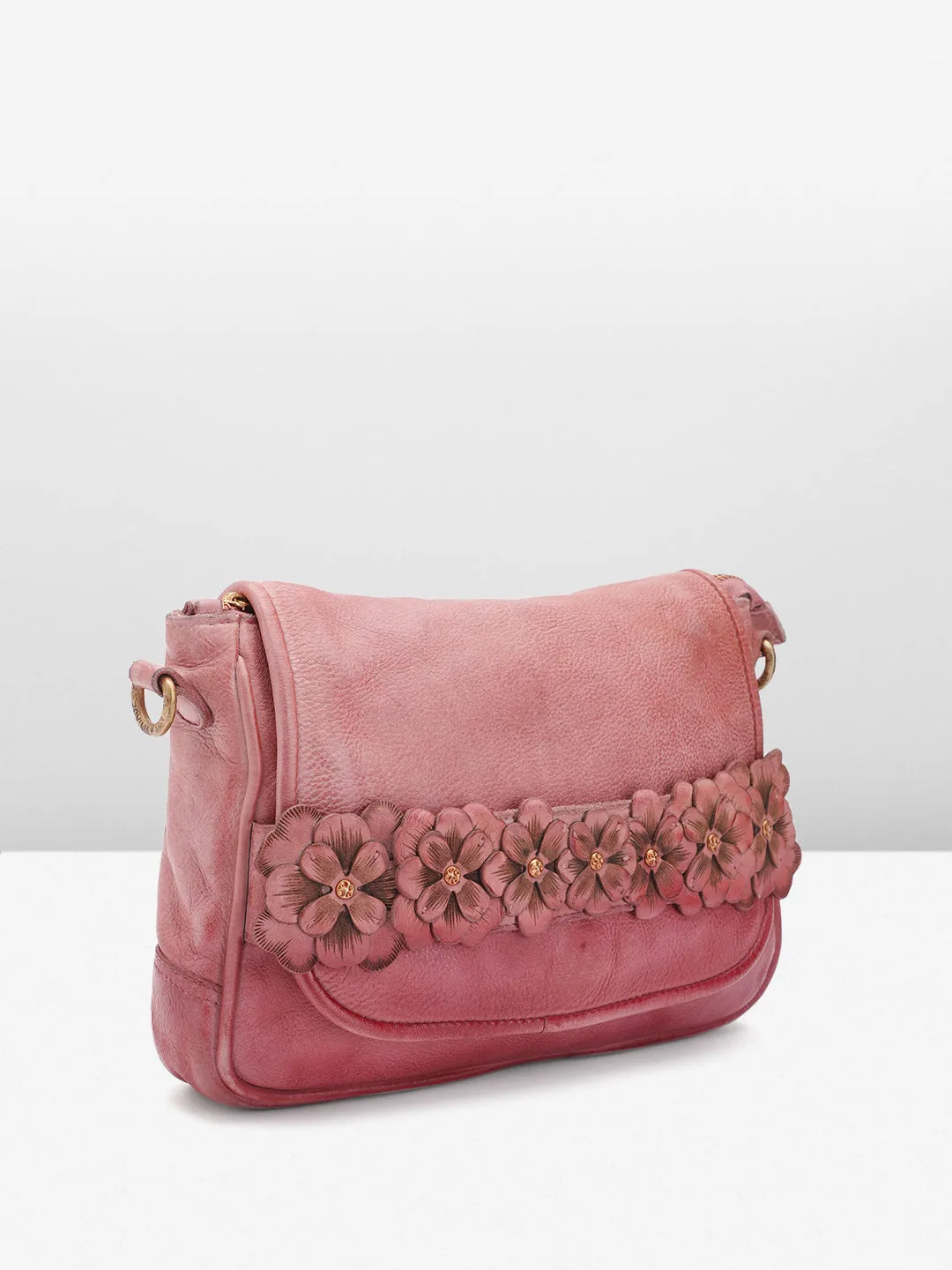 Discover Roseate: Luxurious Leather Crossbody for Effortless Elegance